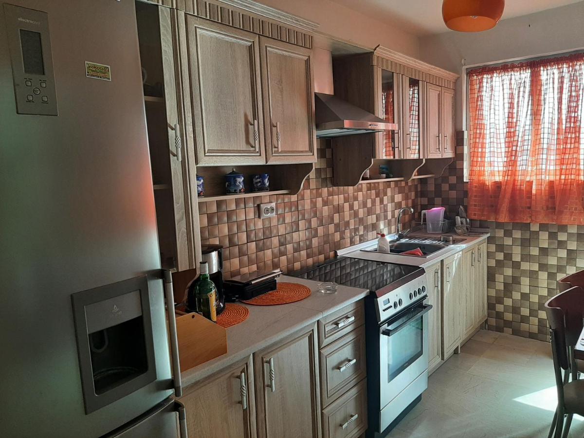 Comfortable Beachfront Apartment ルートラキ エクステリア 写真