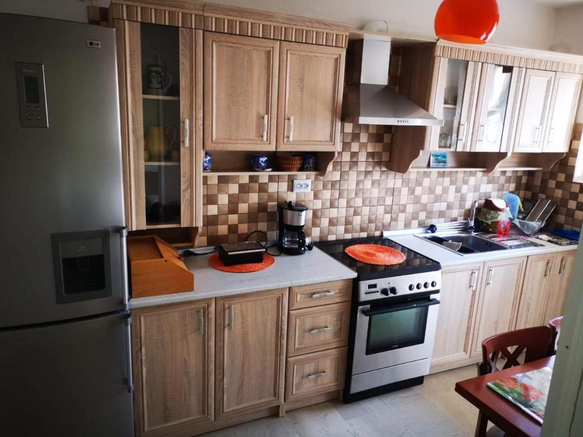 Comfortable Beachfront Apartment ルートラキ エクステリア 写真